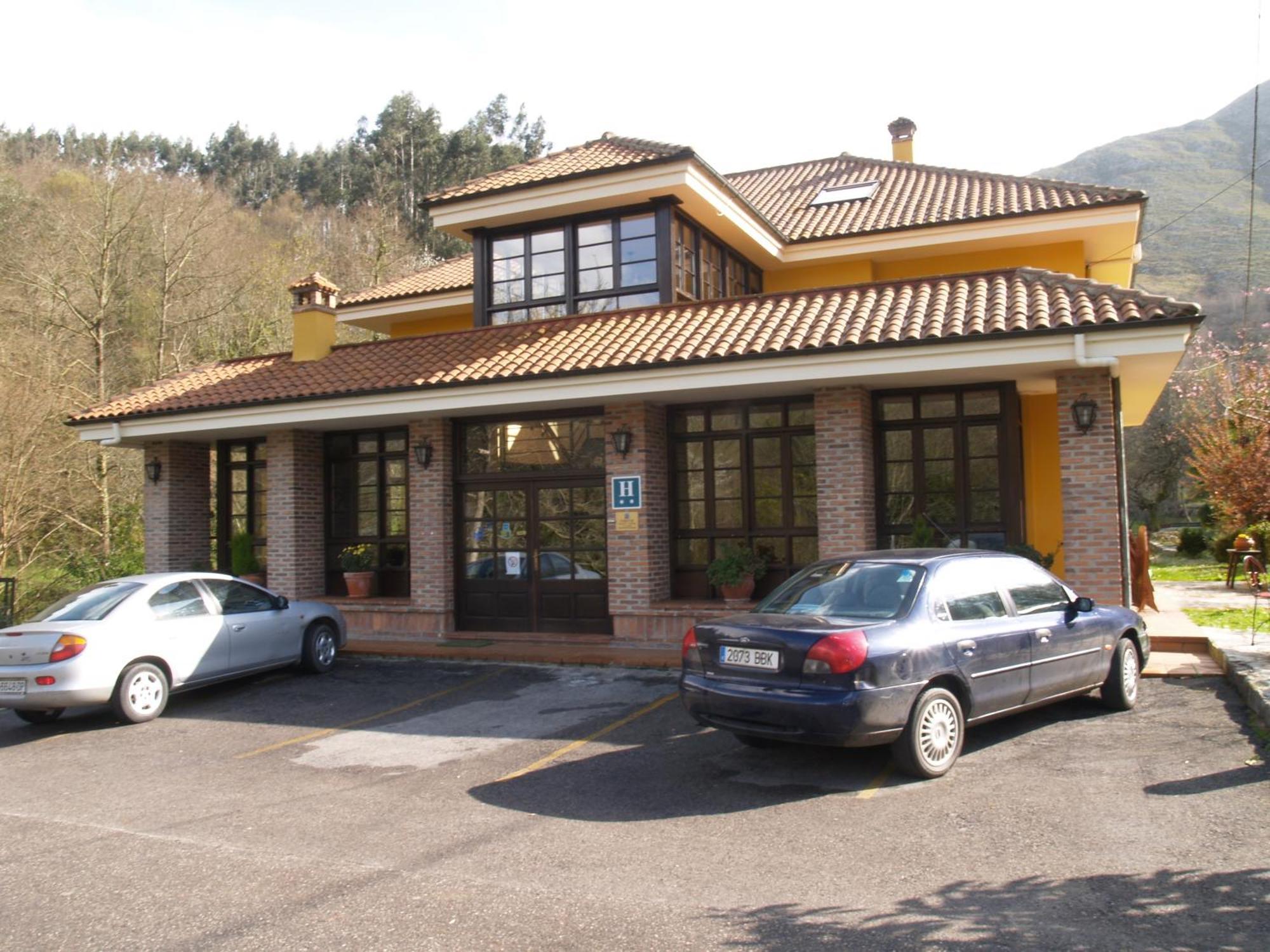 Hotel Benzua Villanueva de Ardisana Екстер'єр фото